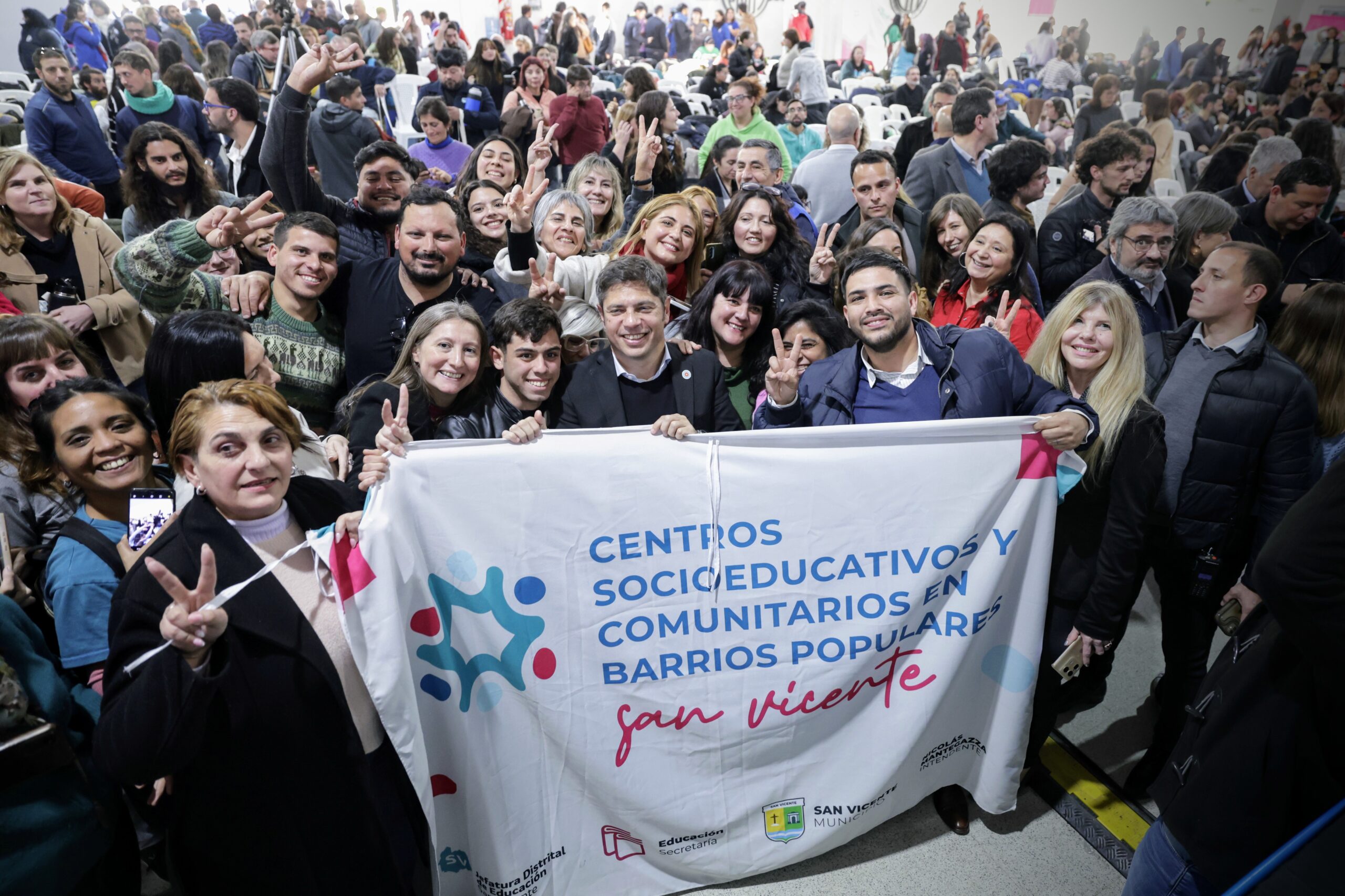 Kicillof encabezó la apertura del primer seminario provincial sobre Centros Socioeducativos y Comunitarios