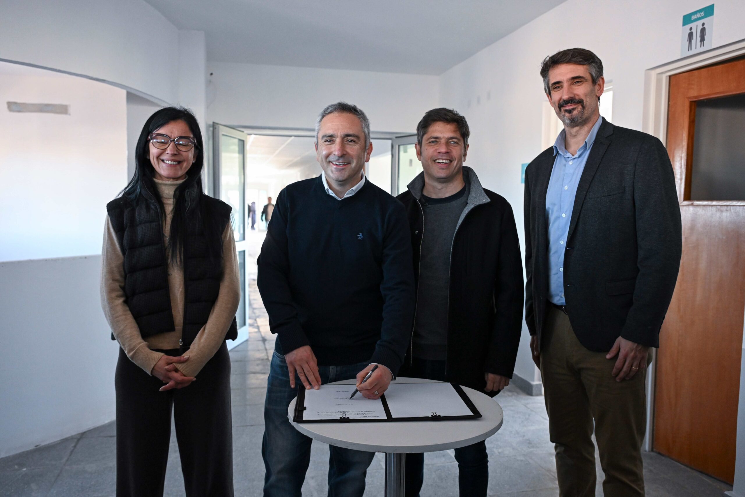 Kicillof recorrió el nuevo Centro de Atención Primaria de la Salud de Miramar