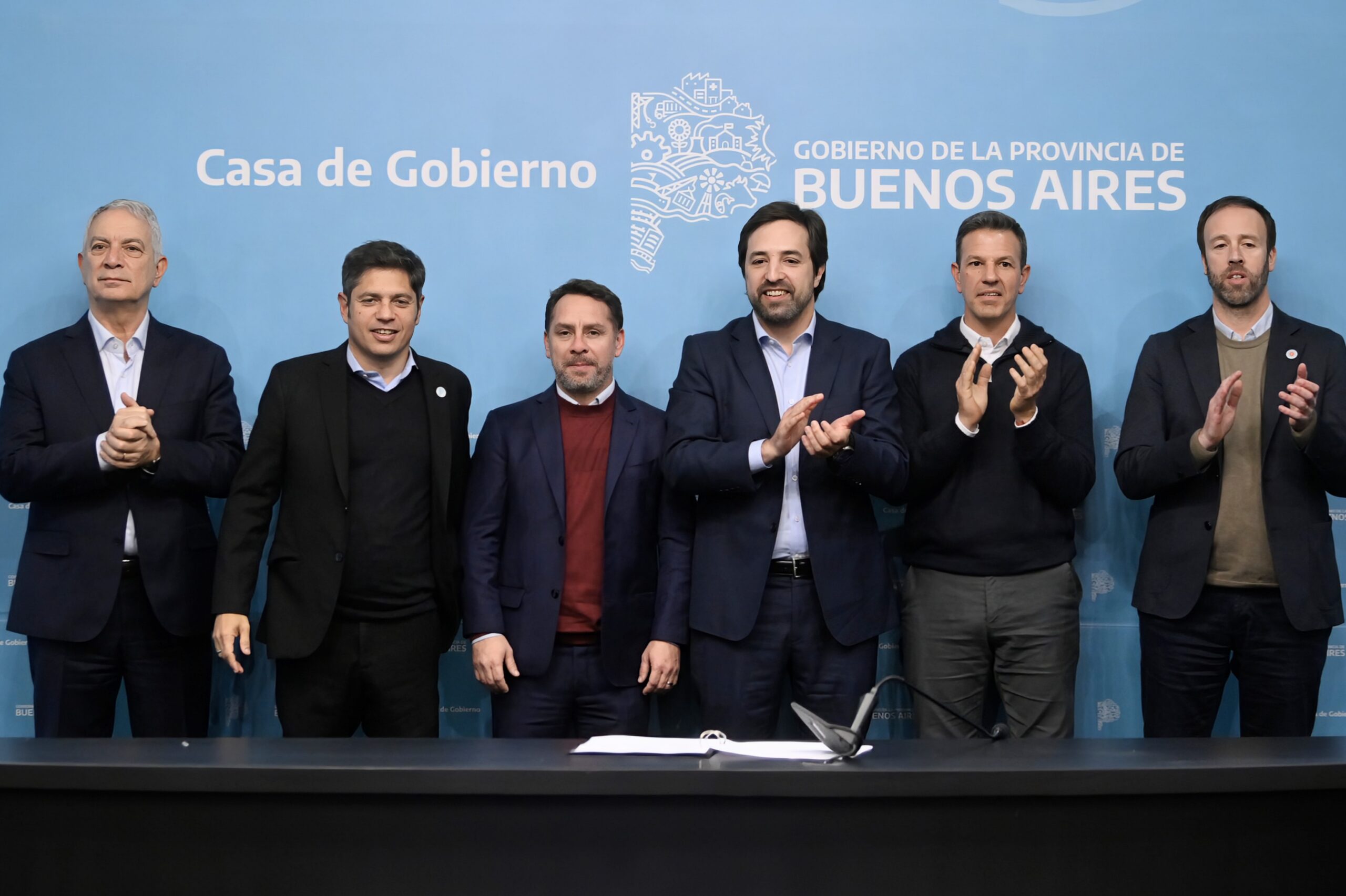 Kicillof entregó equipamiento informático para hospitales provinciales y municipales