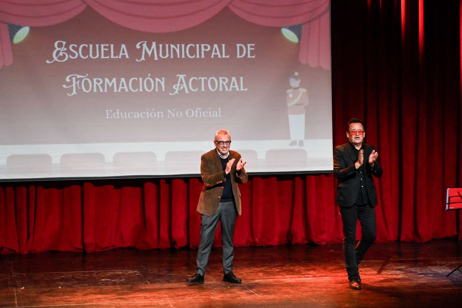 Junto a Álvaro Navia, Julio Zamora presentó la apertura de la Escuela de Formación Actoral del Municipio de Tigre
