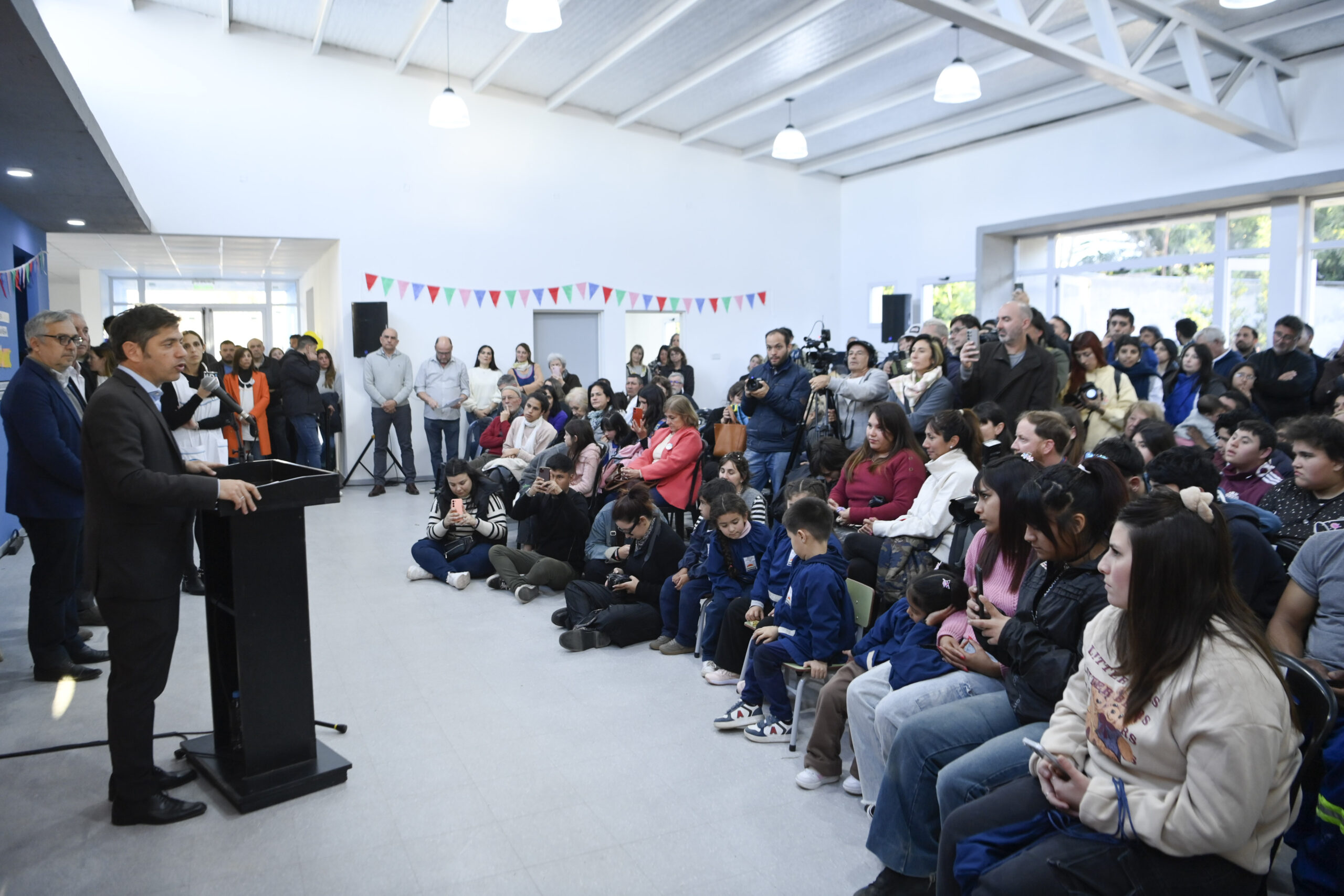 Kicillof inauguró el nuevo edificio de la Escuela de Educación Especial N°536