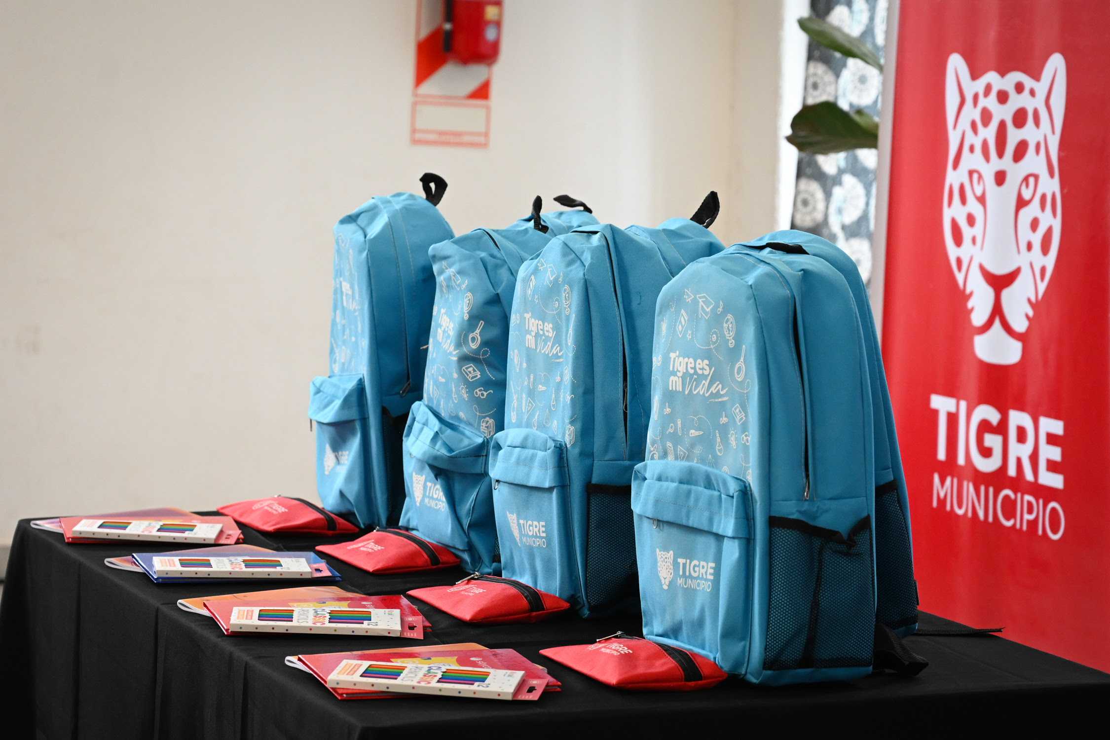 General Pacheco: estudiantes de la Escuela Primaria N° 36 recibieron kits escolares entregados por el Municipio de Tigre