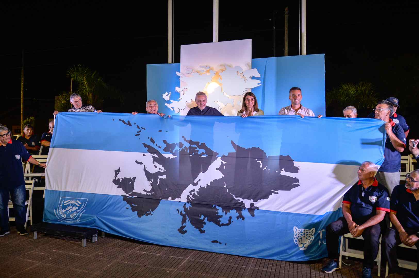 A 44 AÑOS DE LA GUERRA DE MALVINAS, EL MUNICIPIO DE TIGRE HOMENAJEÓ A LOS HÉROES CON LA TRADICIONAL Y EMOTIVA VIGILIA EN RICARDO ROJAS – MUNICIPIO DE TIGRE